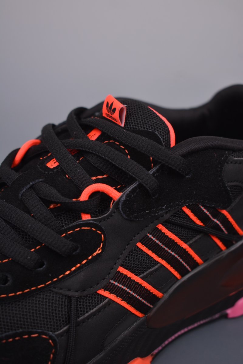 Adidas Hi-Tail view
