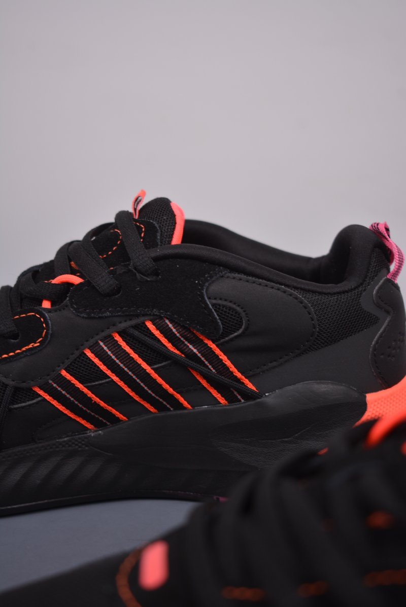 Adidas Hi-Tail view