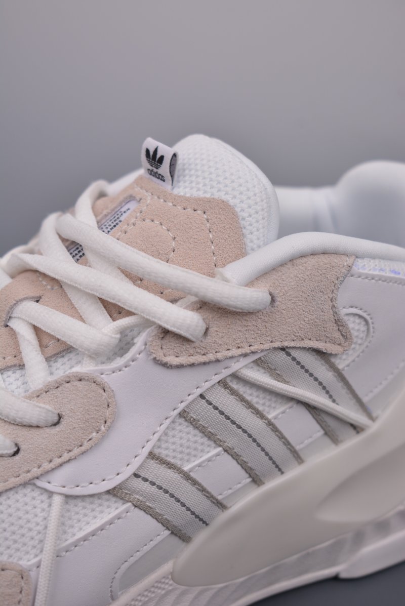 Adidas Hi-Tail view