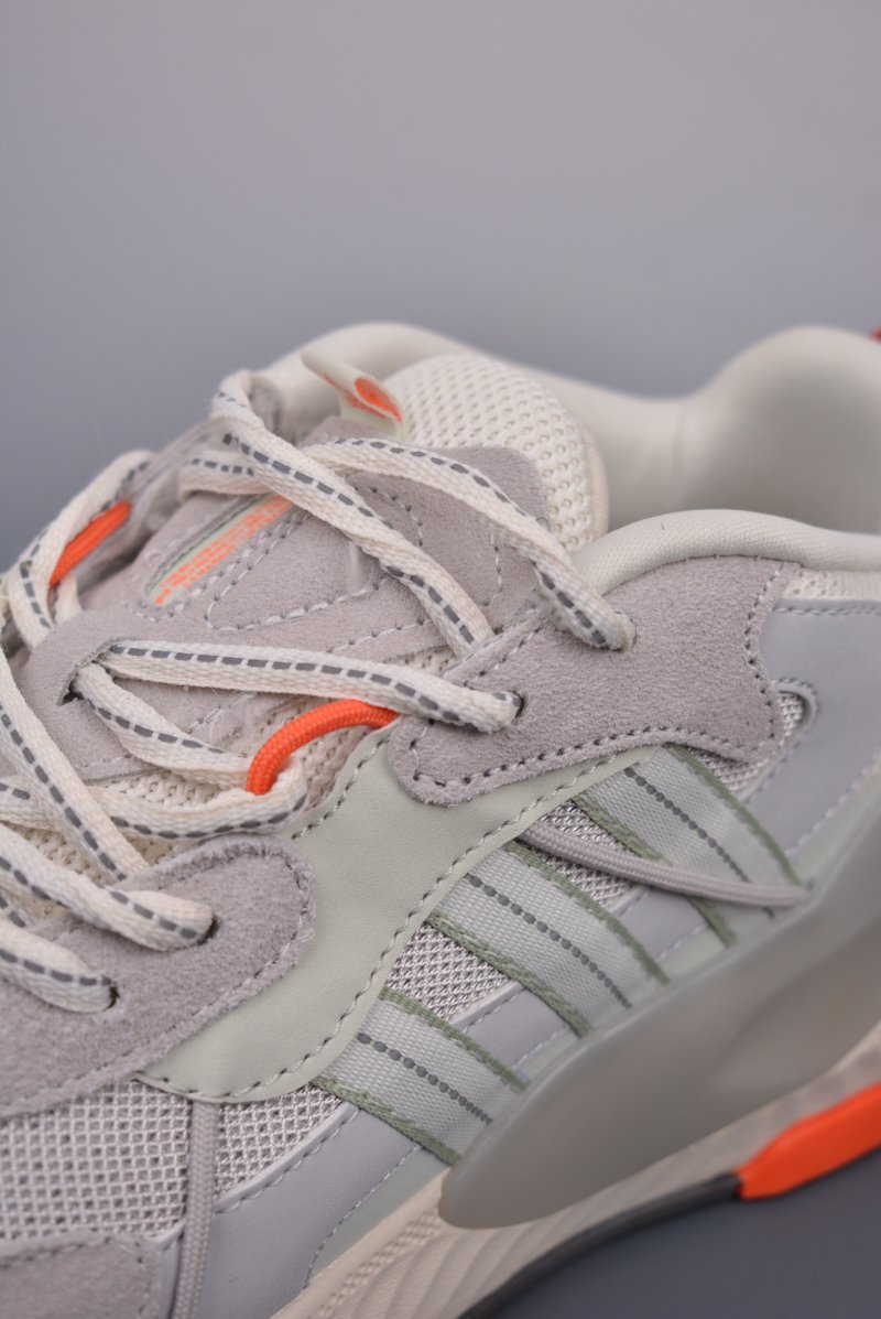 Adidas Hi-Tail view