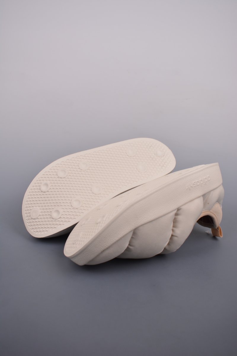 Adidas Puffylette view