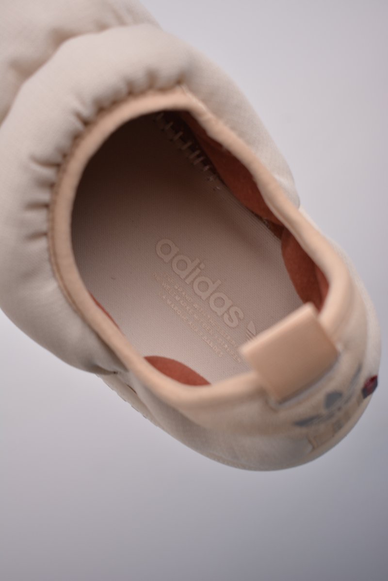 Adidas Puffylette view