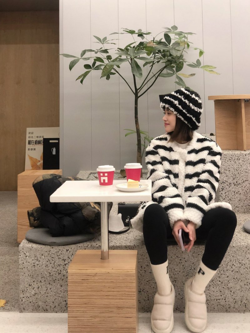 Adidas Puffylette view