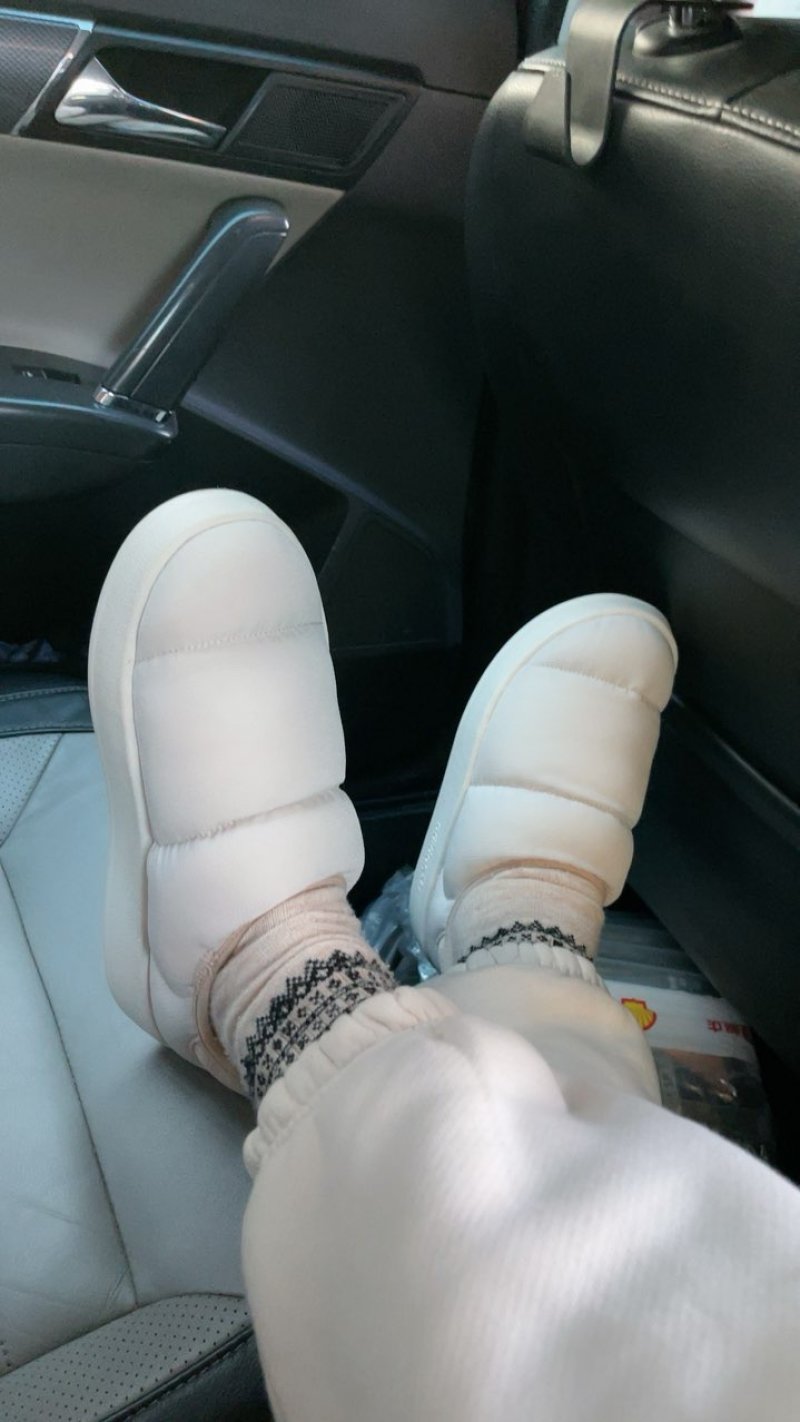 Adidas Puffylette view