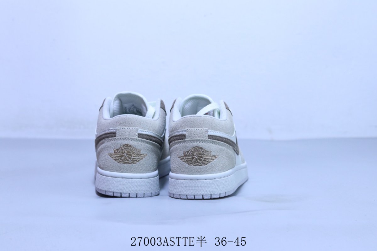 Air Jordan 1 Low view