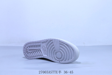 Air Jordan 1 Low view 4