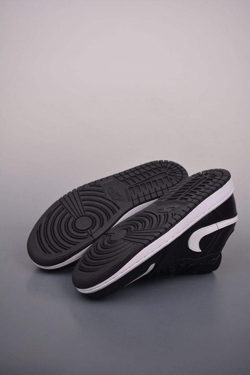 Air Jordan 1 Low 'Black / White' view