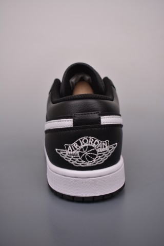 Air Jordan 1 Low 'Black / White' view 4