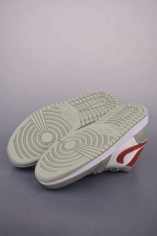 Air Jordan 1 Low 'White / Green / Red' view 3