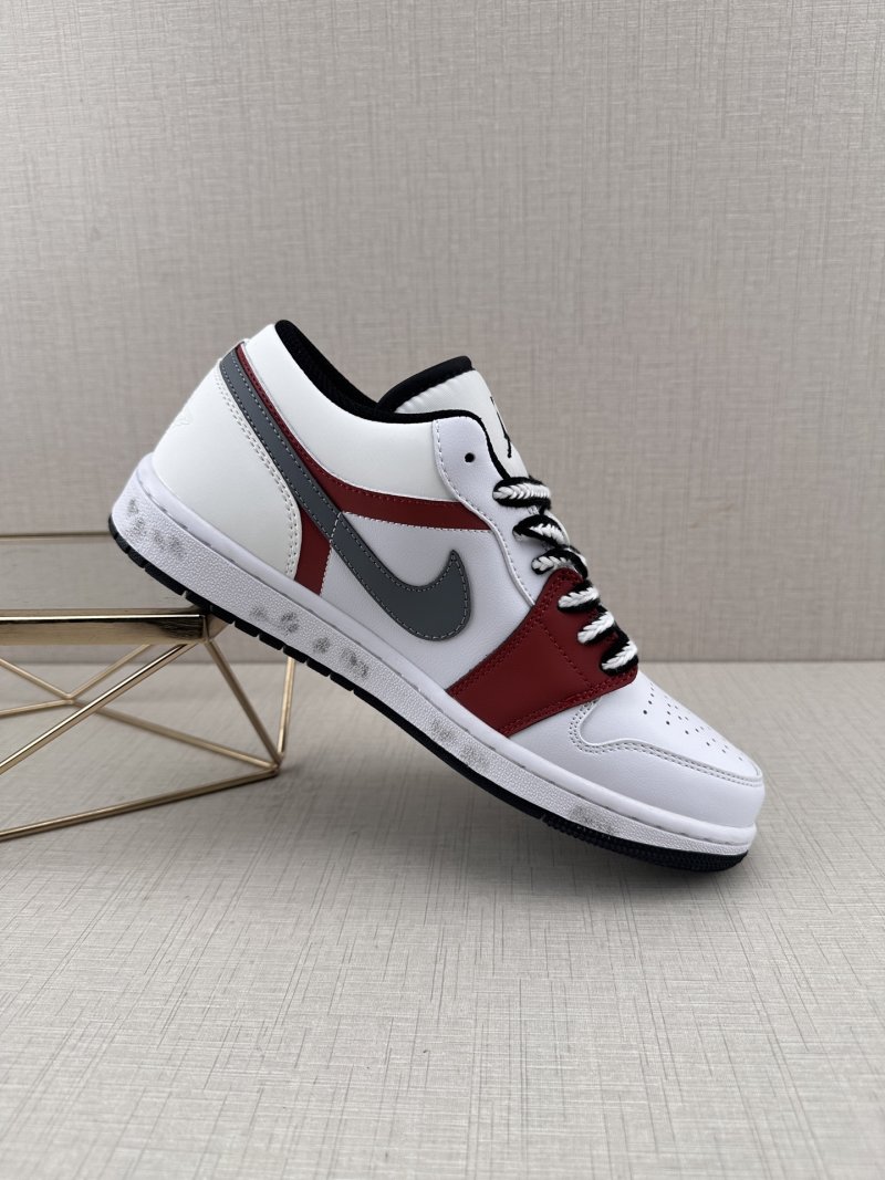 Air Jordan 1 Low view