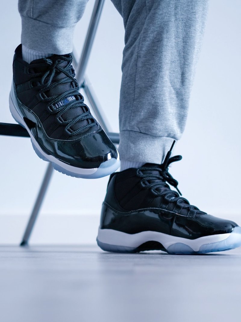 Air Jordan 11 Retro view