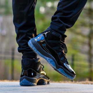 Air Jordan 11 Retro view 4