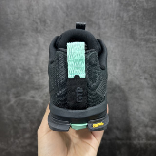 Altra Lone Peak 9 view 4