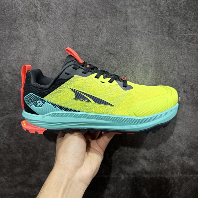 Altra Lone Peak 9 view