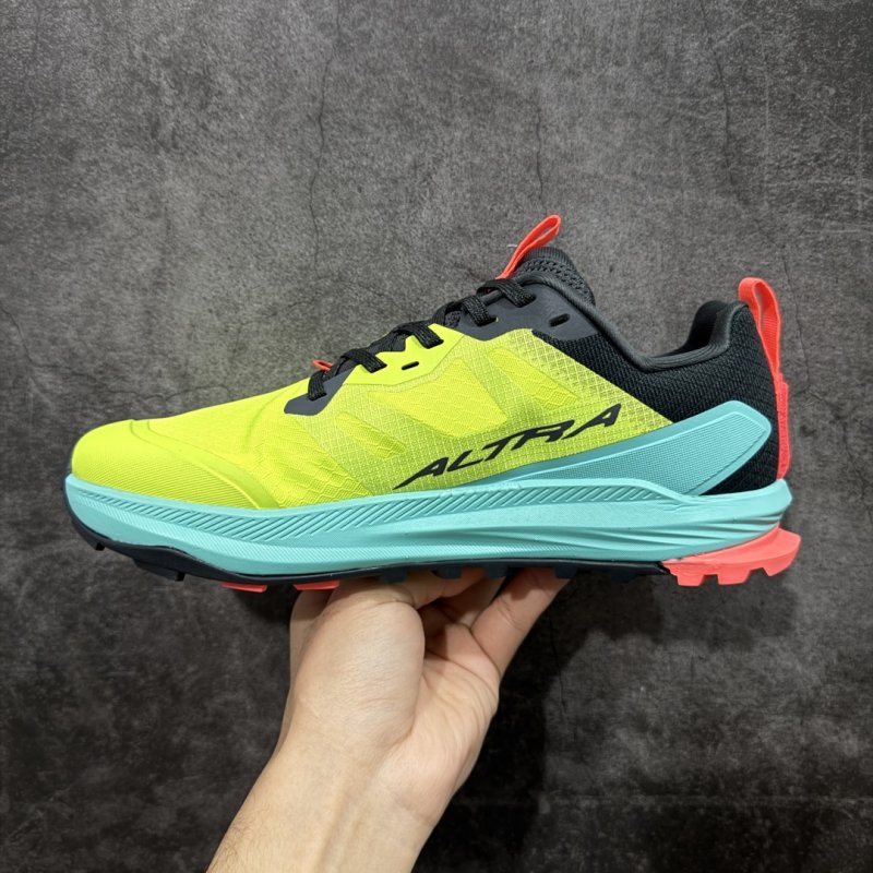 Altra Lone Peak 9 view