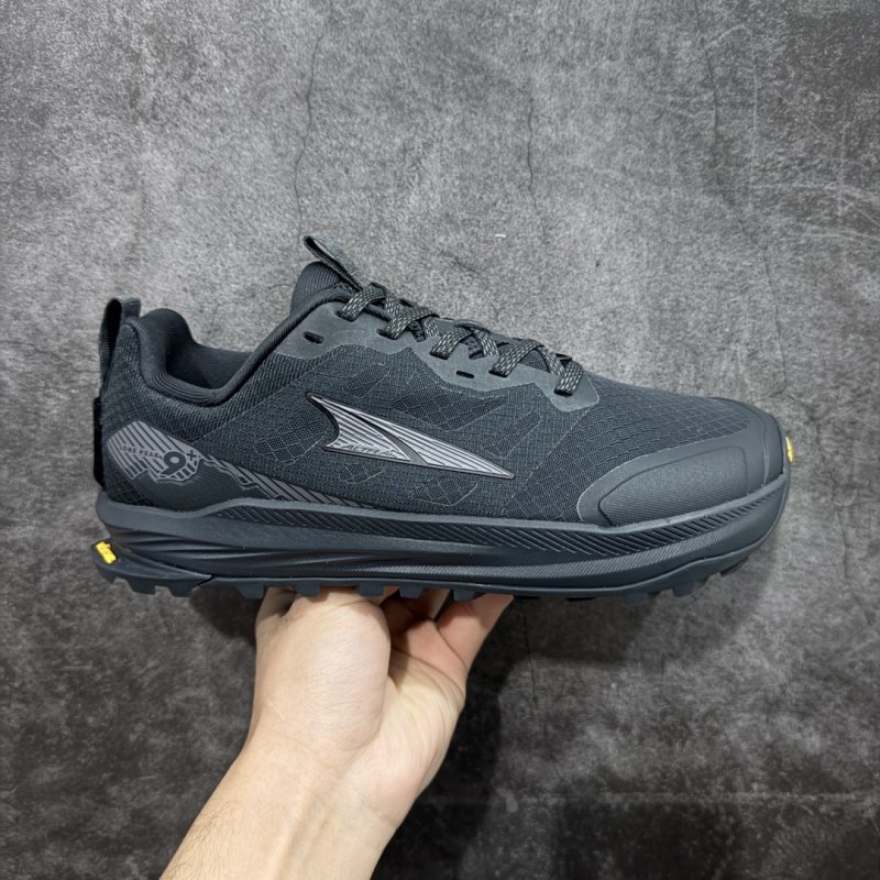 Altra Lone Peak 9 view