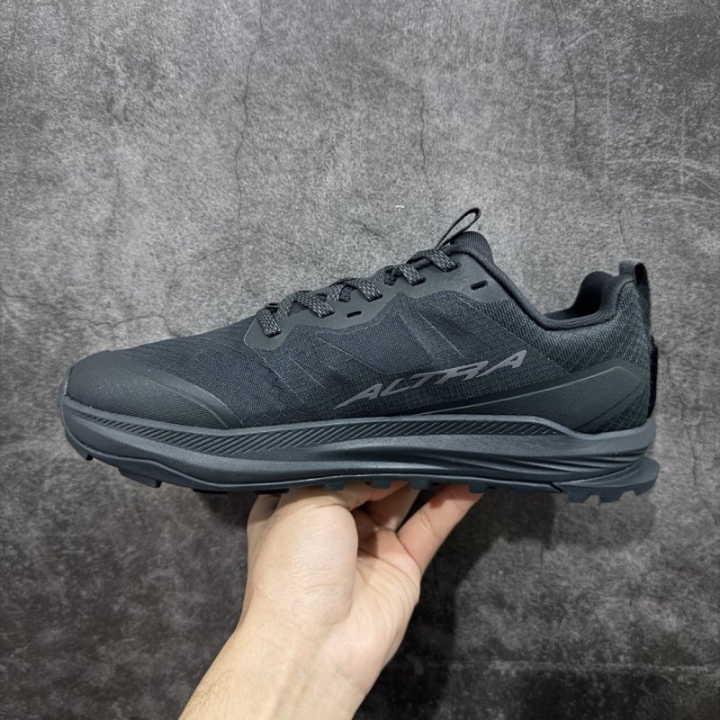 Altra Lone Peak 9 view