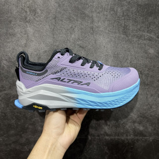 Altra Olympus 6 'Gold' view 1