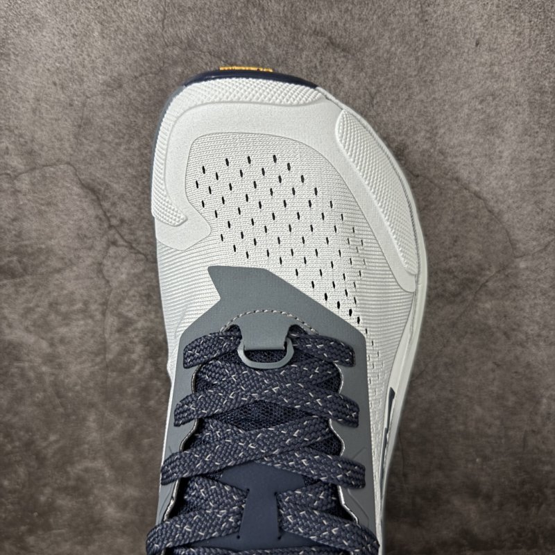 Altra Olympus 6 'Gold' view