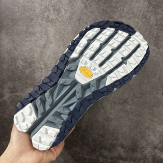 Altra Olympus 6 'Gold' view 27