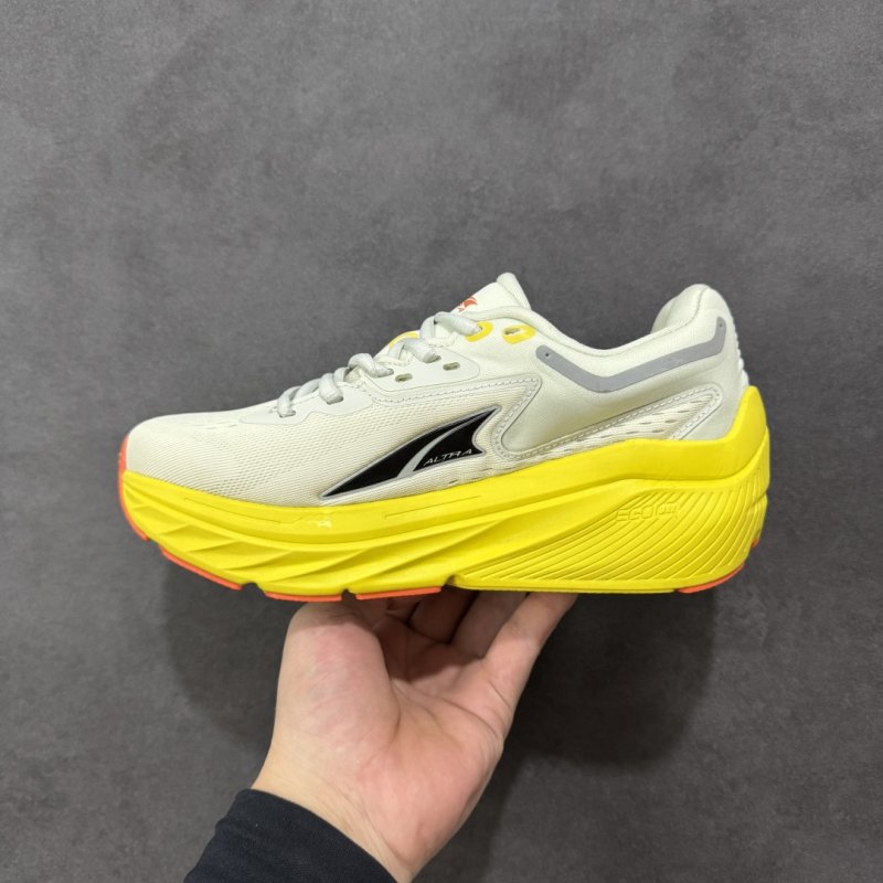 Altra Wvia Olympus view