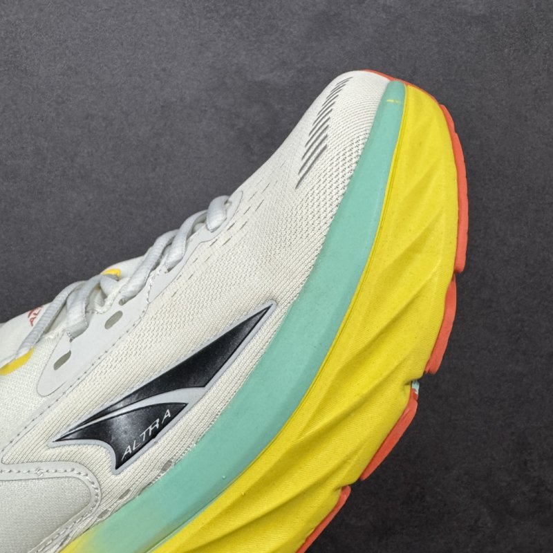 Altra Wvia Olympus view