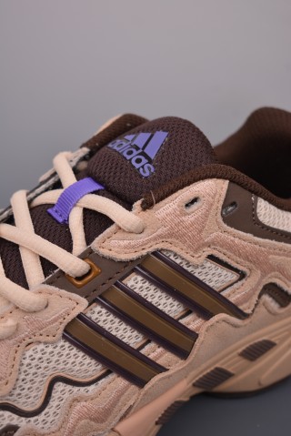 Adidas Bad Bunny Response CL view 7