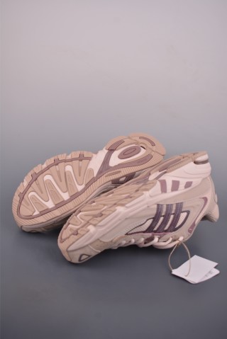 Adidas Bad Bunny Response CL view 21