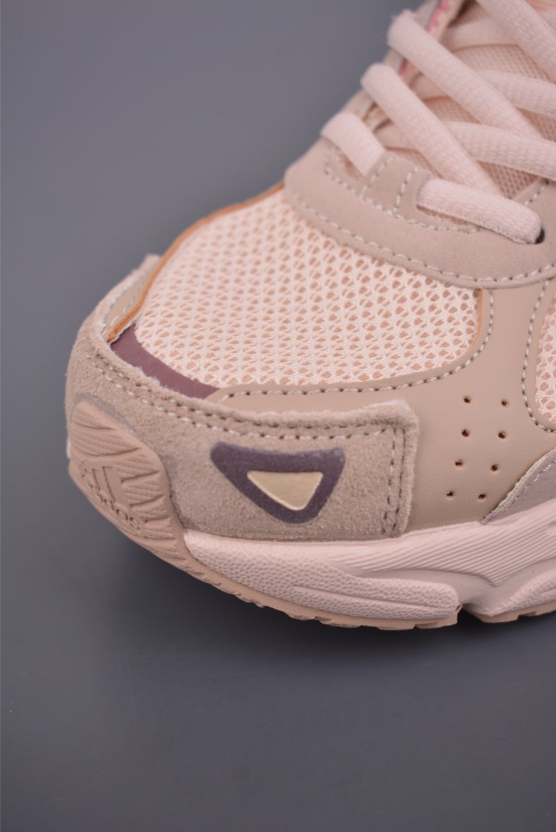 Adidas Bad Bunny Response CL view