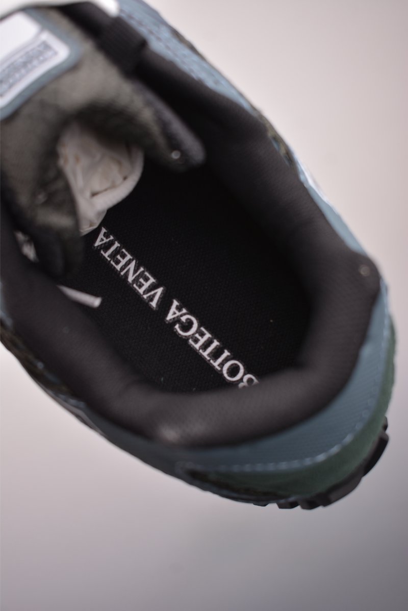 Bottega Veneta Orbit Runner view