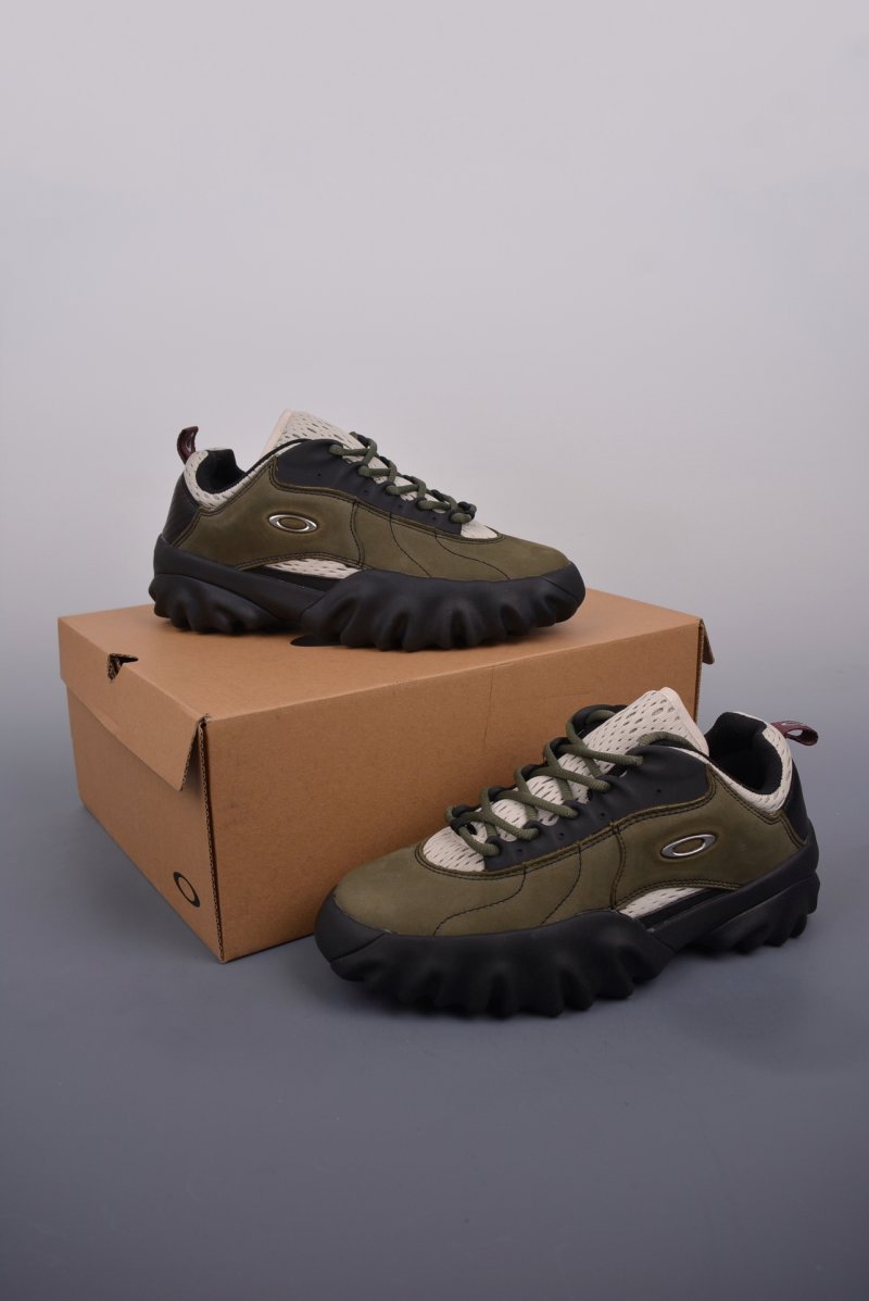 Brain Dead x Oakley Factory Team Chop Saw 'Olive / White' view