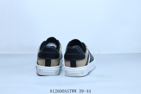 Burberry Canvas Leather Low view 3