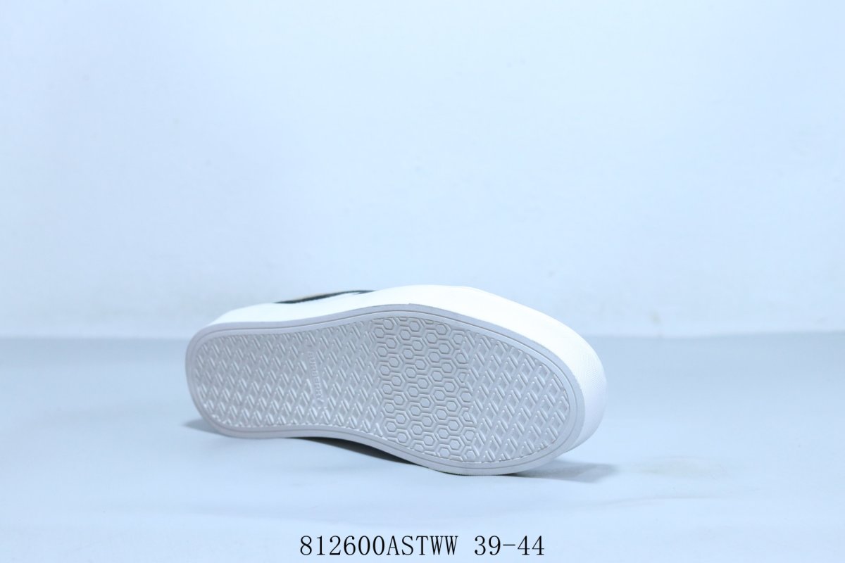 Burberry Canvas Leather Low view