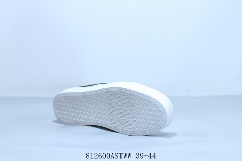 Burberry Canvas Leather Low view 4
