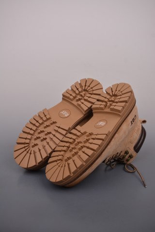 Boots 'Gold' view 3