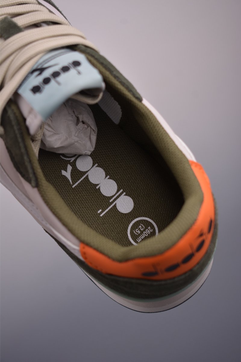 Diadora Camaro view