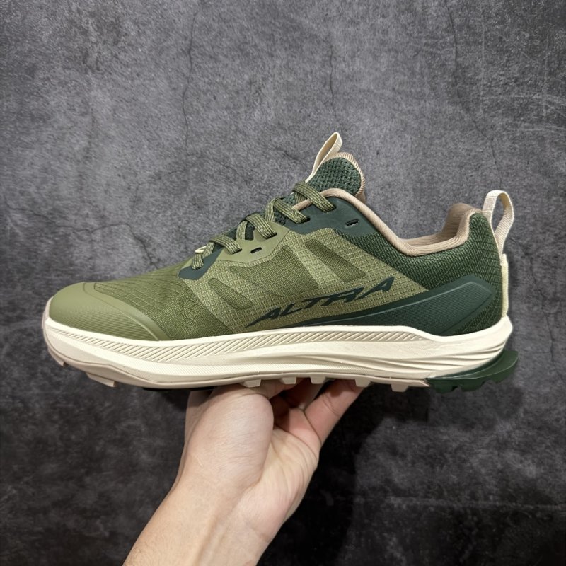 Altra Lone Peak 9 view