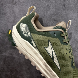 Altra Lone Peak 9 view 7