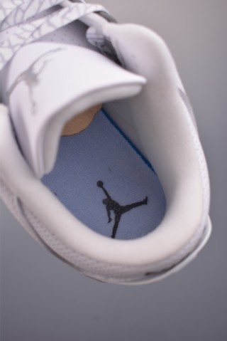 Air Jordan 3 Retro view 9