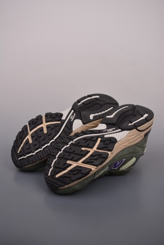 New Balance MR993 view 3