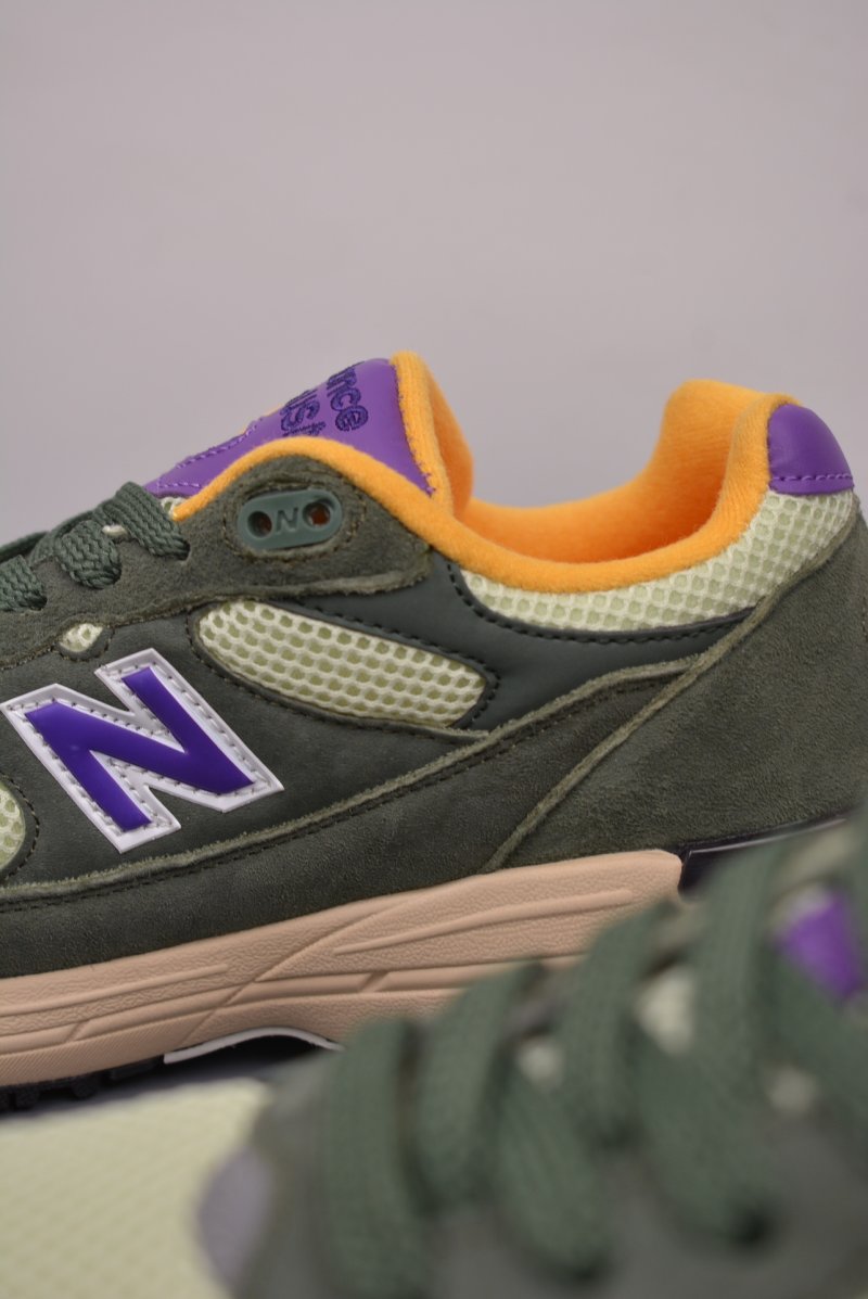 New Balance MR993 view