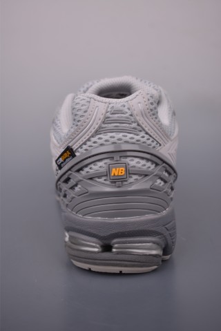 New Balance M1906 view 4