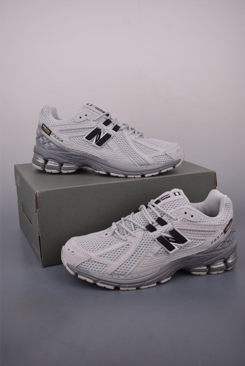 New Balance M1906 view