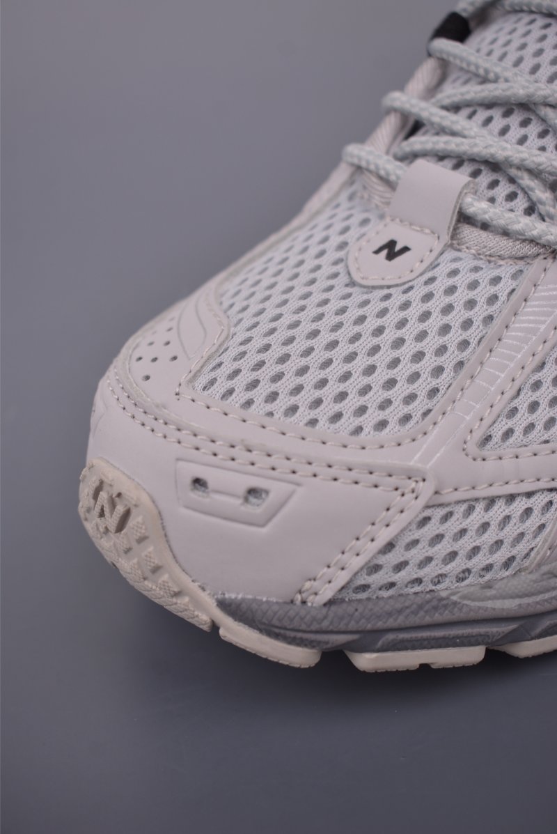 New Balance M1906 view