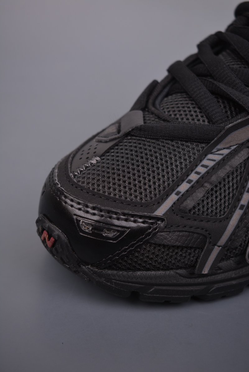 New Balance M1906 view