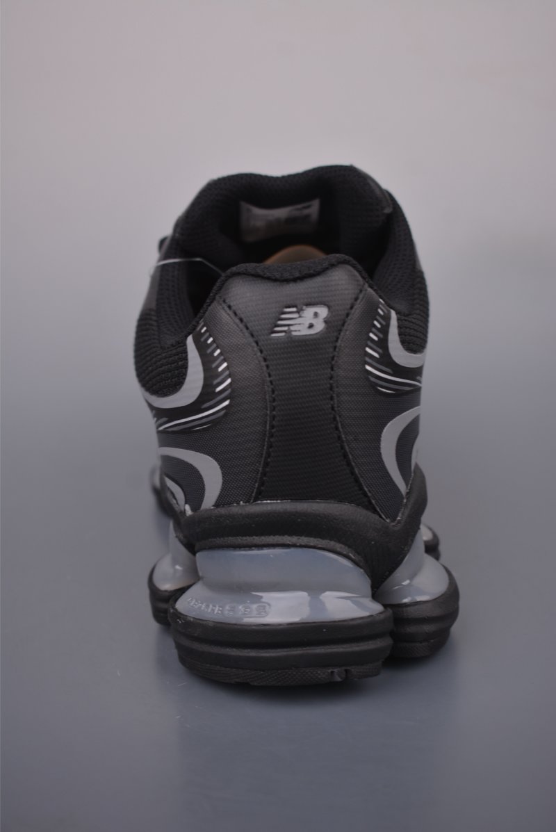 New Balance M2000 view