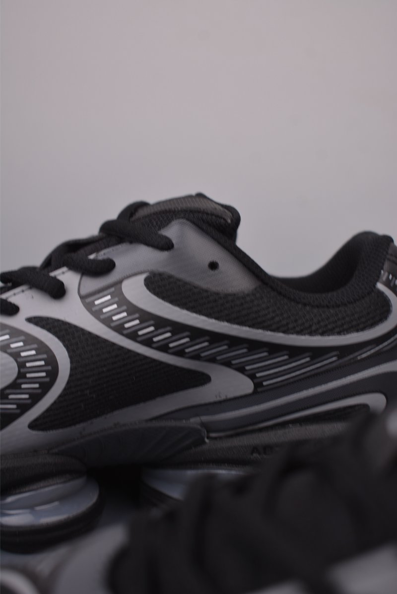 New Balance M2000 view