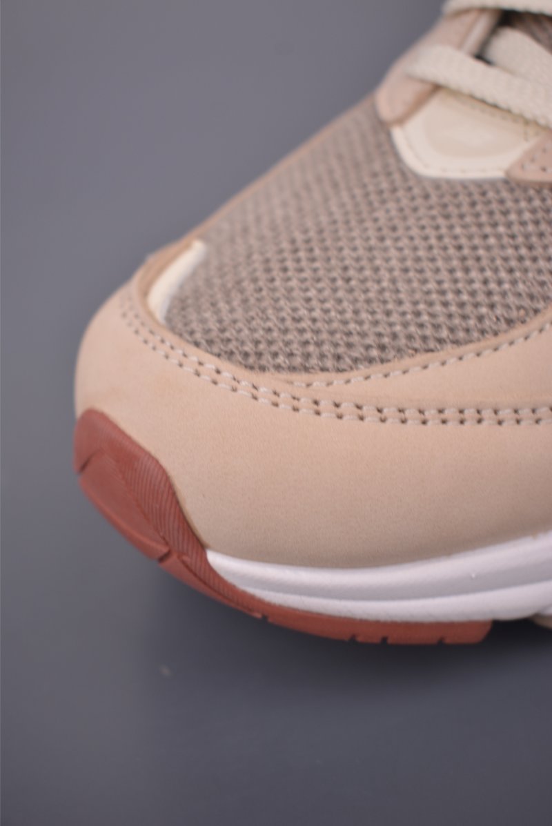 New Balance NB 990 view