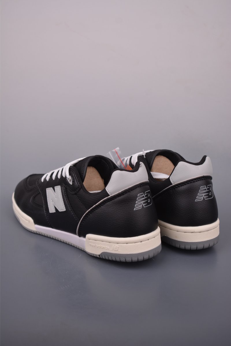 New Balance 600 view