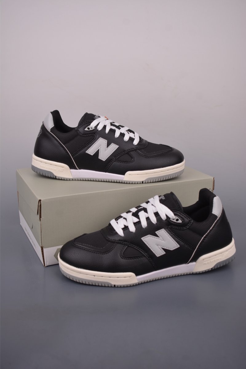 New Balance 600 view
